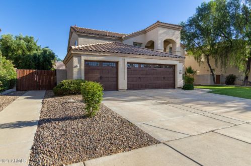 2851 Brooks Ct, Gilbert, AZ 85296-8618