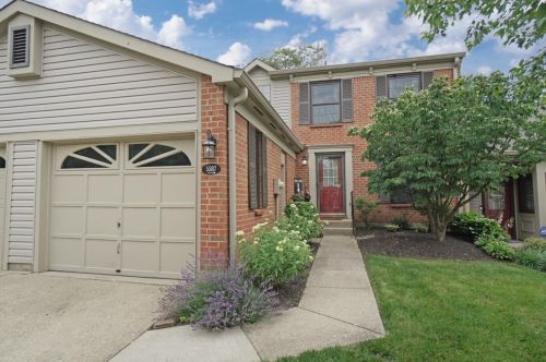 5587 Dickens Dr, Cincinnati, OH 45241-1795
