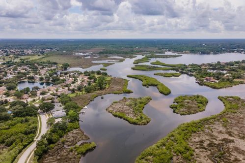 1136 Riveredge Dr, Tarpon Springs, FL 34689-6249