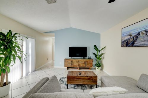 2910 Port St Lucie Blvd, Fort Pierce FL  34953-3251 exterior