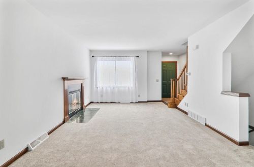 6844 Park Ridge Dr, Madison, WI 53719-2220