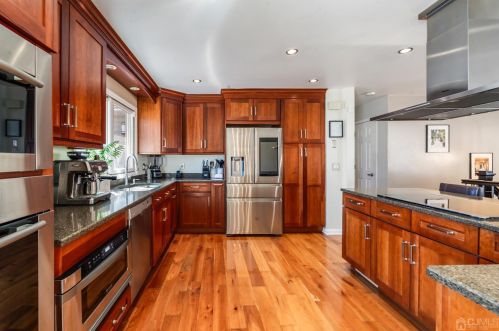 14 Albemarle Rd, East Brunswick NJ  08816-4213 exterior