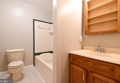 9135 James Madison Pkwy, Owens VA  22485-4905 exterior