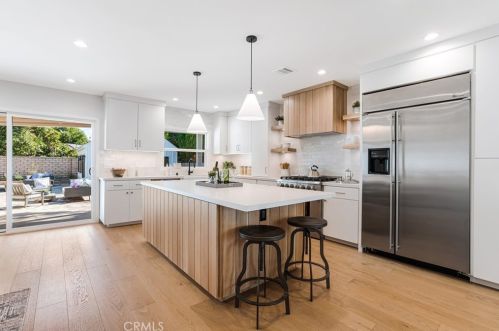 6464 Firmament Ave, Van Nuys CA  91406-6218 exterior