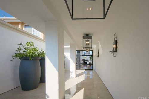 6 Rue Chantilly, Newport Beach, CA 92660-5903