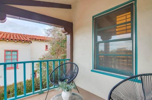 3211 Dumas St, San Diego CA 92106-1317 exterior