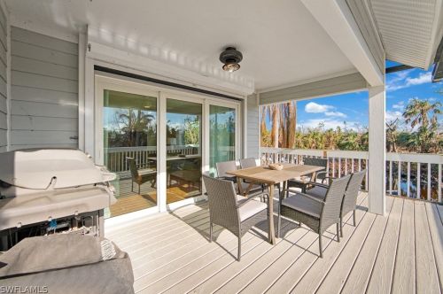 215 Robinwood Cir, Sanibel FL  33957-5722 exterior