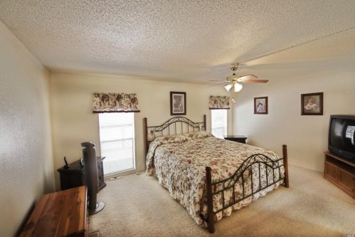 8028 Cliffrose St, Windsor CA  95492-9539 exterior