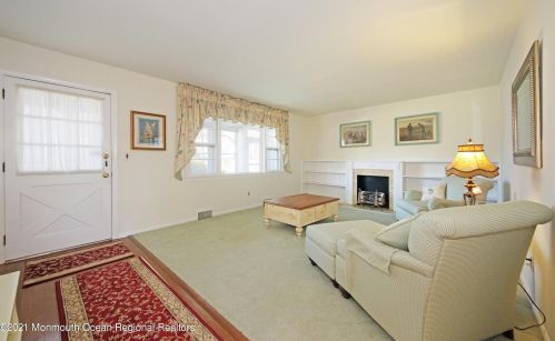 1506 Evergreen Ave, Tinton Falls, NJ 07712-4214