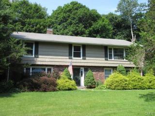 22 Cobblestone Pl, Wilton, CT 06897-2602