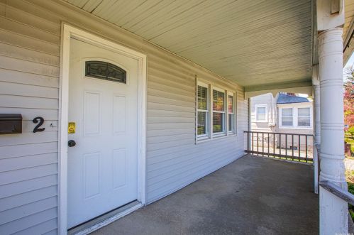 2 Willis Ave, Amityville, NY 11701-2918