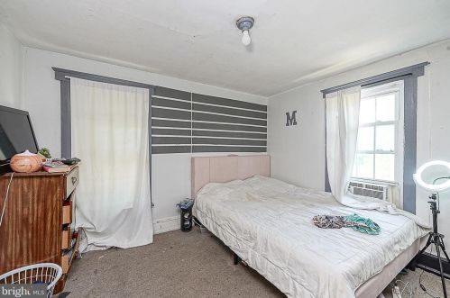 18 Roosevelt St, West Deptford NJ  08066-1028 exterior