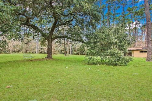 23015 Holly Holw, Tomball TX 77377-3681 exterior