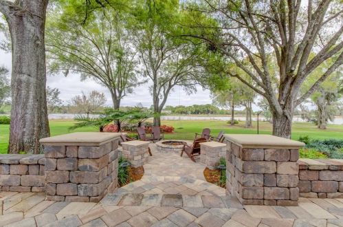 1202 Oxbridge Dr, Lutz, FL 33549-9318