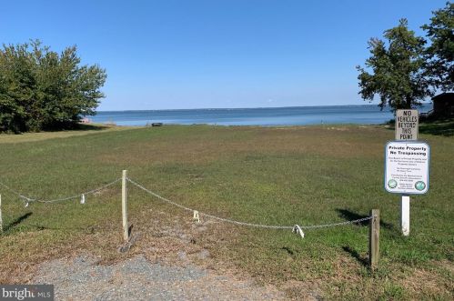 464 Cabin Point Dr, Montross VA  22520-4075 exterior