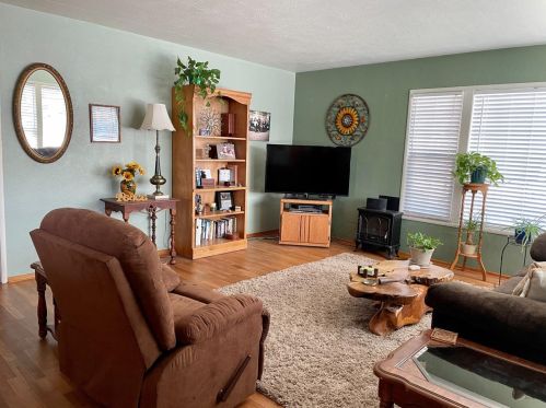 921 Hutchins St, Lodi CA  95240-5242 exterior