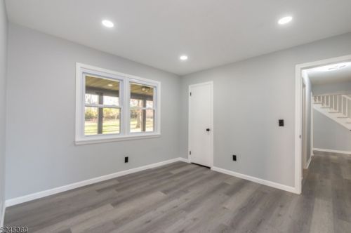 14 Ironwood Way, West Paterson NJ  07424-2019 exterior