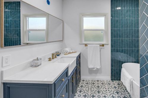 3936 Gaviota Ave, Long Beach CA  90807-3740 exterior