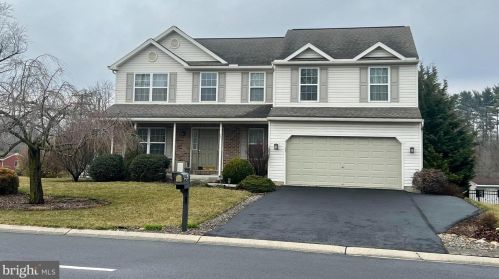 25 Spirit Ct, Blandon, PA 19510-9698