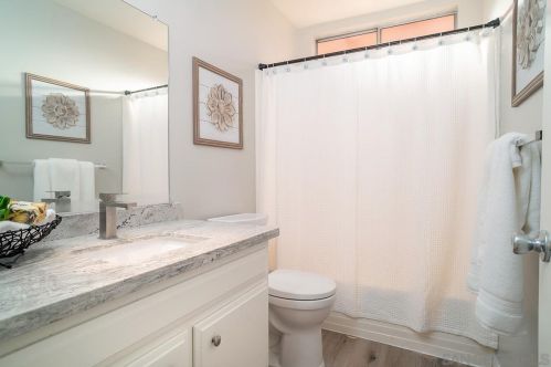 6470 Edmonton Ave, San Diego CA 92122-2519 exterior