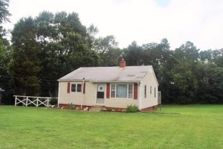 728 Lake Dr, Kernersville, NC 27284-2234