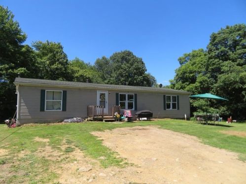 241 Curcio Rd, Avonmore, PA 15618-1204