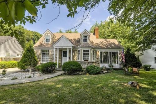 5731 Riggs St, Shawnee Mission KS  66202-2650 exterior