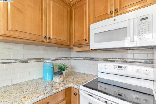 1634 Calle Santa Anna, Pleasanton CA  94566-5927 exterior