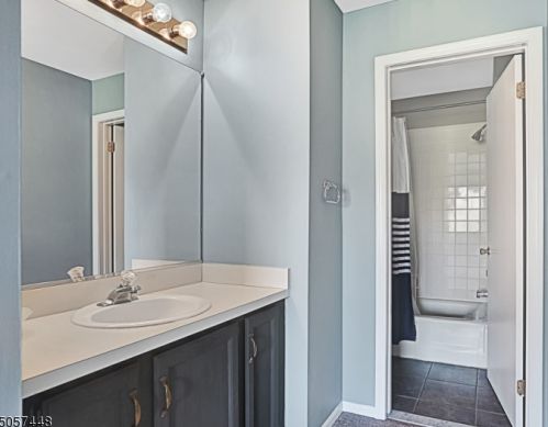 2 Brigade Ct, Bedminster NJ  07921-1838 exterior