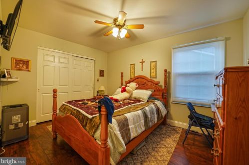 7 Zelley Ave, Trenton NJ  08620-2321 exterior