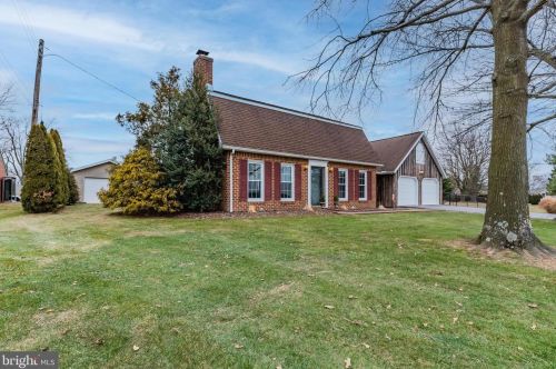 23 Yeager Dr, Lees Cross Roads, PA 17257-9381