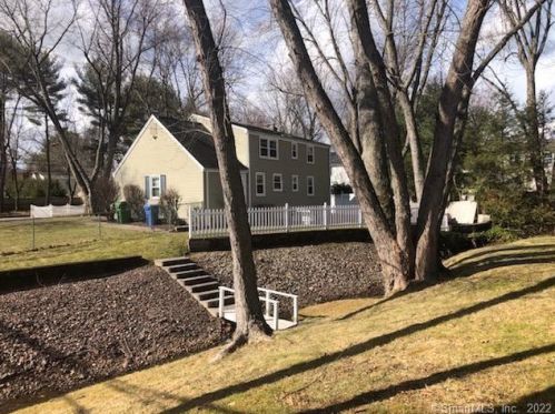 581 Griswold St, Glastonbury, CT 06033-1245