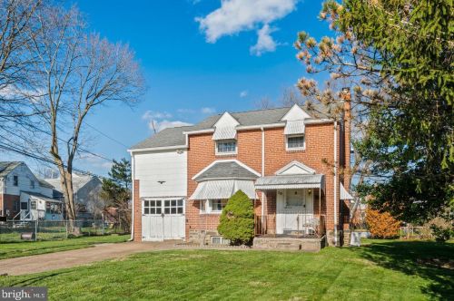 282 School Ln, Woodlyn, PA 19094-1306