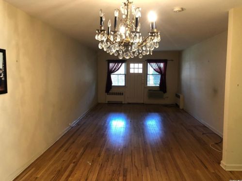 557 Central Ave, Cedarhurst, NY 11516-2126