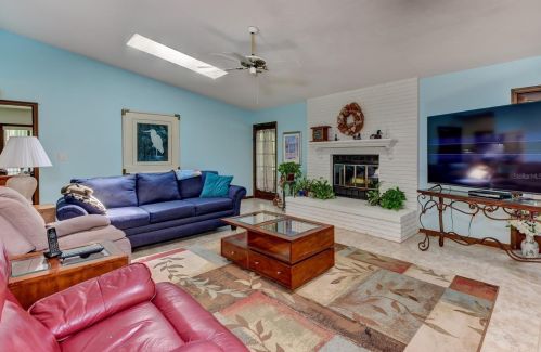 910 Mercers Fernery Rd, Deland, FL 32720-2311