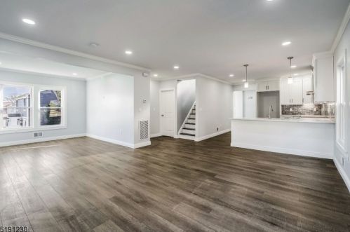 22 Ward Pl, Montclair NJ  07042-3106 exterior