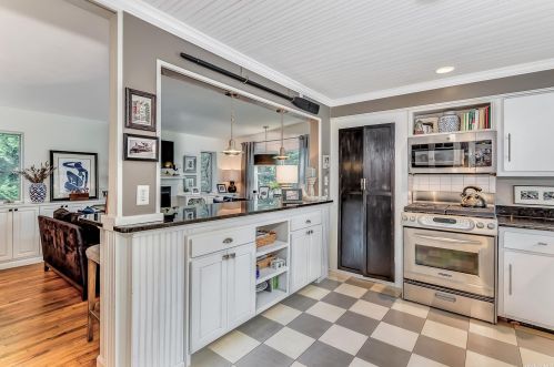 253 Union Ave, Islip Manor NY  11751-4710 exterior