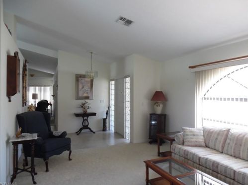 254 David Ave, Lehigh Acres, FL 33936-5286