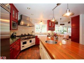 8154 Mulholland Ter, Los Angeles CA  90046-1137 exterior