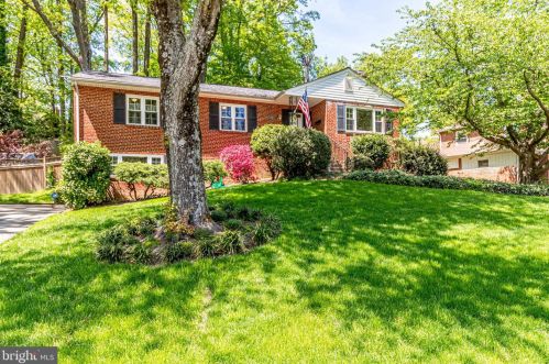 3216 Patrick Henry Dr, Falls Church, VA 22044-1627