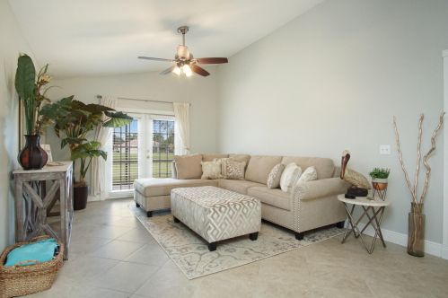 5452 Empress Cir, Fort Pierce FL  34983-1421 exterior