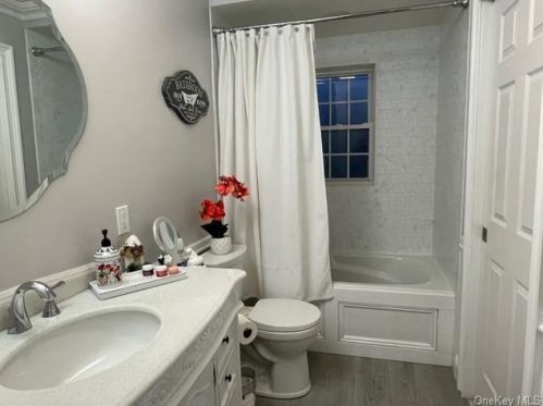 16 Locust Dr, Thiells NY  10984-1405 exterior