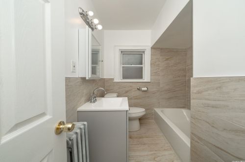 135 Allen St, Hempstead NY  11550-7319 exterior