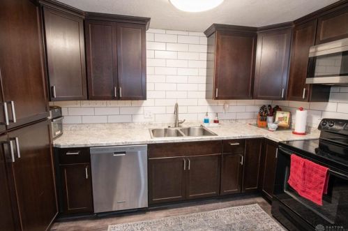 608 Beery Blvd, Englewood OH  45322-3035 exterior