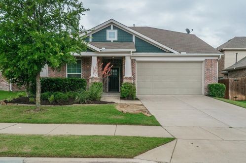 1417 Roadrunner Dr, Oak Point, TX 75068-8543