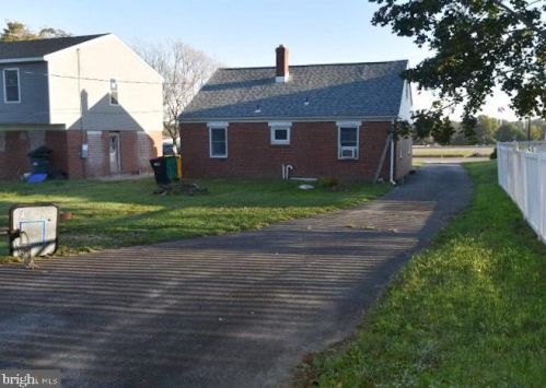114 Cherry Ln, New Castle, DE 19720-2761
