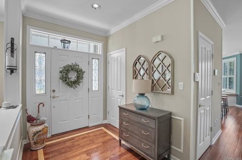 10 Green Ct, Middletown, NY 10940-2670