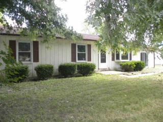 5271 Pine St, Columbus, IN 47201-4783