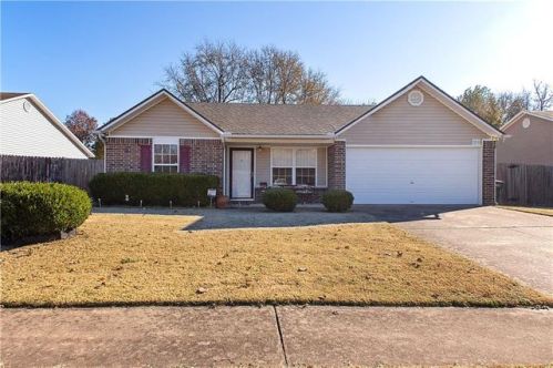 1158 Nelson Dr, Fayetteville, AR 72701-7716