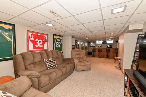 2609 63, Milwaukee WI 53219-2640 exterior